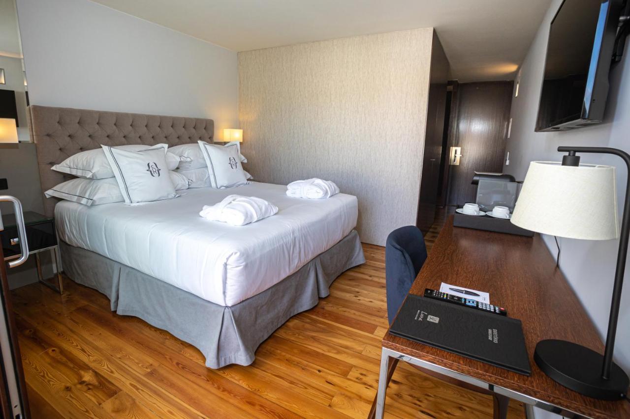 Solar Do Requeijo By Luna Hotels & Resorts Arcos de Valdevez Exteriör bild A room at the hotel
