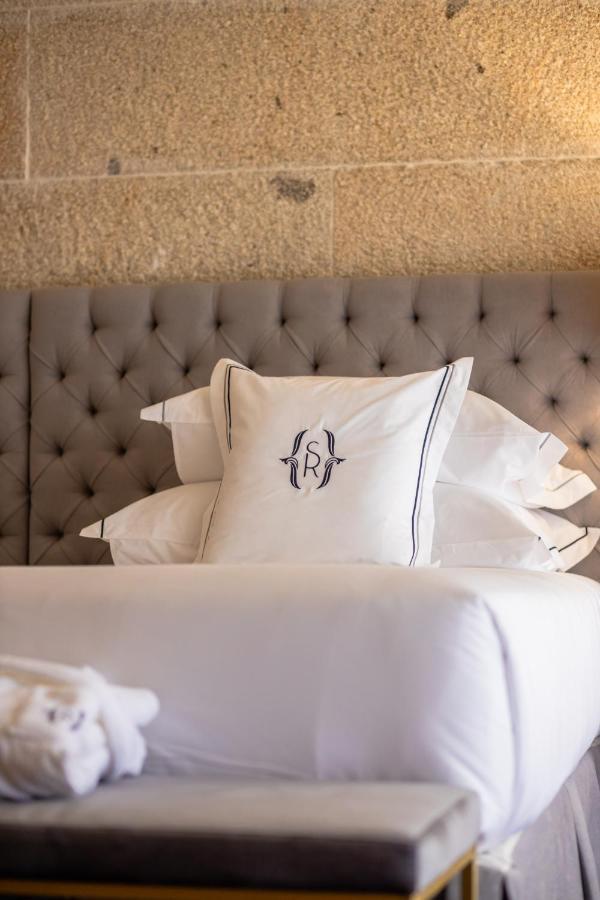 Solar Do Requeijo By Luna Hotels & Resorts Arcos de Valdevez Exteriör bild A monogram on a pillow