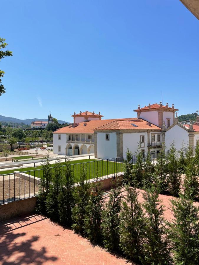 Solar Do Requeijo By Luna Hotels & Resorts Arcos de Valdevez Exteriör bild The Pazo of the Dukes of Cadaval, in the municipality of Vila Viçosa, where the family lived for many years.