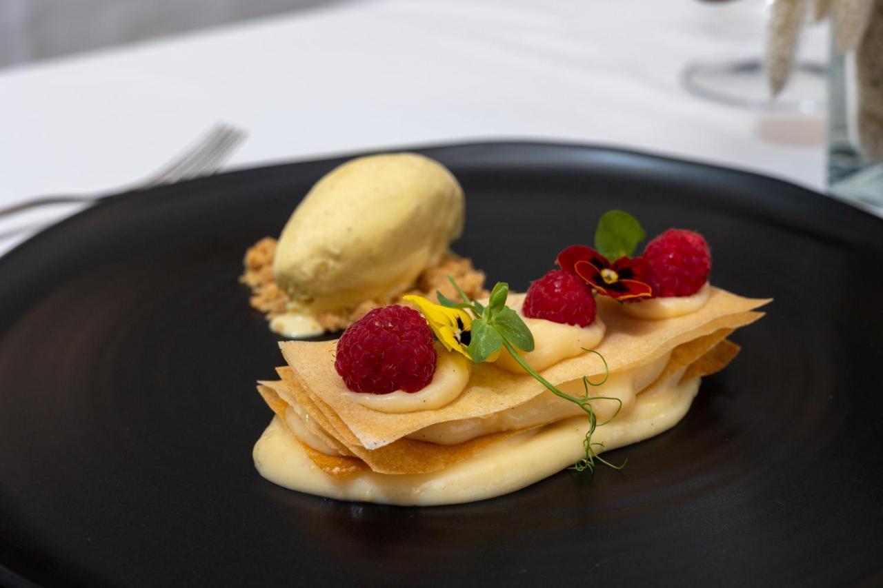 Solar Do Requeijo By Luna Hotels & Resorts Arcos de Valdevez Exteriör bild A dessert